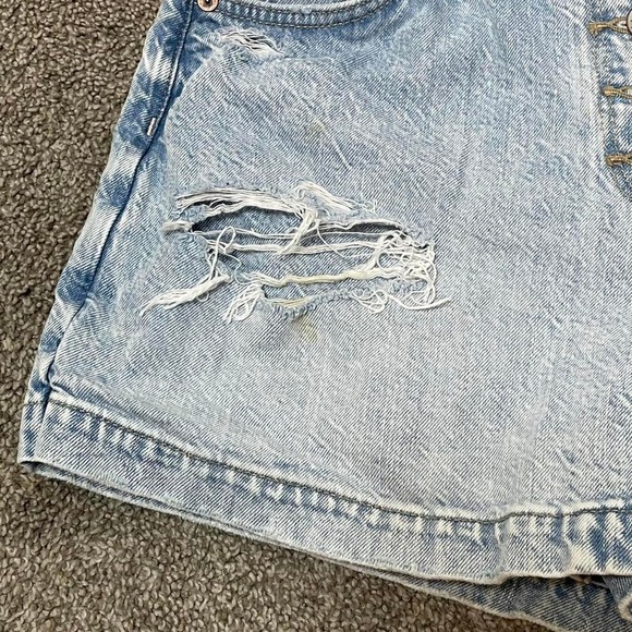 High-waisted light wash distressed denim shorts- american eagle - Picture 2 of 7